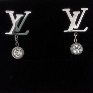 LV Fashion Jewelry Women's Earrings in Silvertone